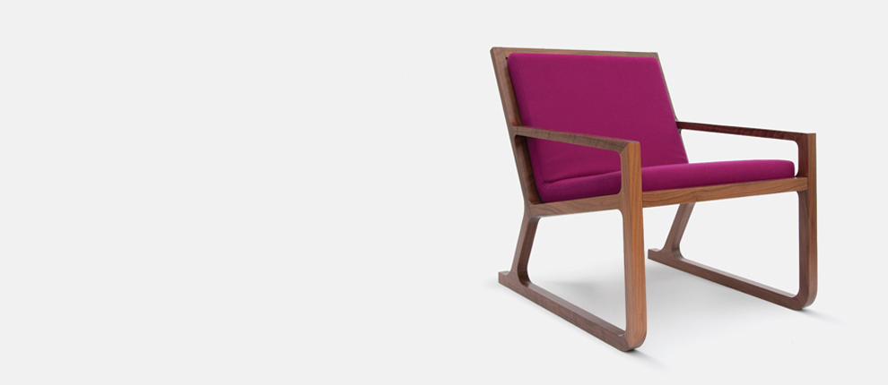Aiken low chair Fuchsia Walnut